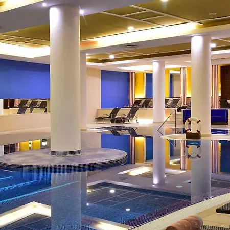 Ξενοδοχείο με διαμερίσματα Pestana Casino 4*