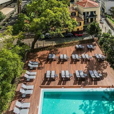 Ξενοδοχείο με διαμερίσματα Pestana Casino 4*
